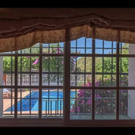 Private With Pool, 3 Bedrooms, 2 Bathrooms, Jacuzzi, Garage 2 Cars, Close Beach, Bbq Willa