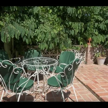 Villa Private With Pool, 3 Bedrooms, 2 Bathrooms, Jacuzzi, Garage 2 Cars, Close Beach, Bbq